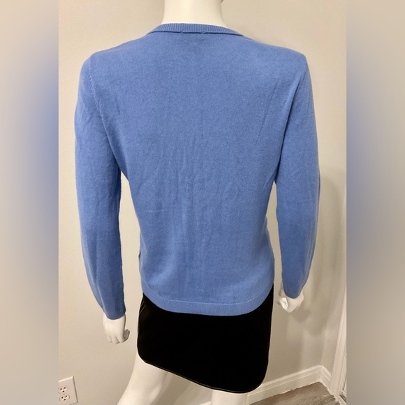 Talbots Legendary cardigan size-XS is an indispensable accessory all year round. - Picture 8 of 10